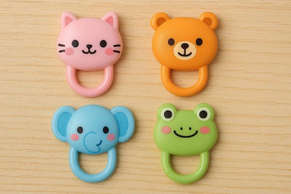 Cute Cartoon Animal Mini Carabiner Colorful Plastic Keychain Clip Small Snap Hook Buckle Decorative Ornament Kids Toy